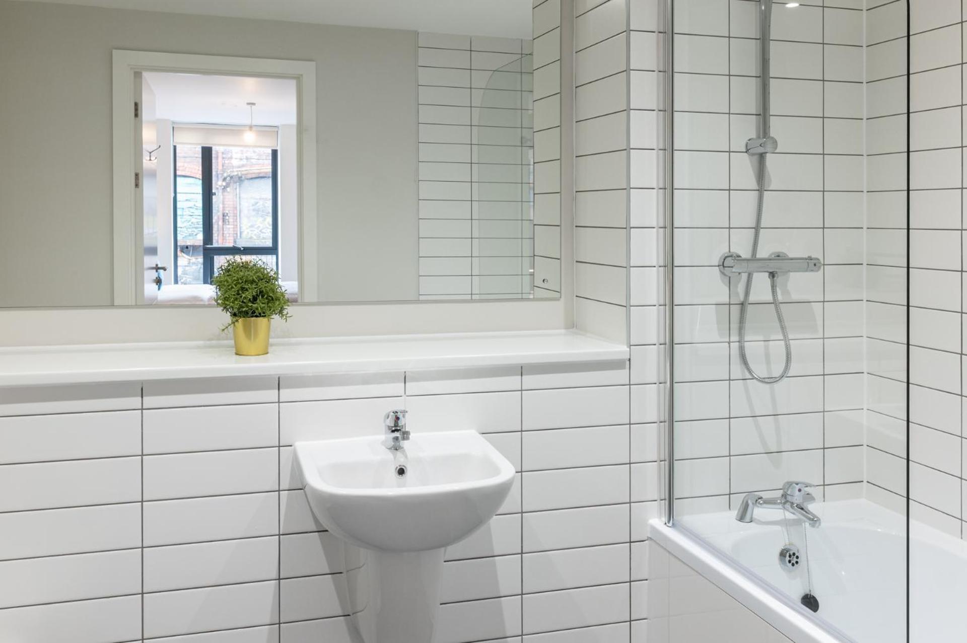 Host & - Richmond Place 102 *